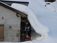 02_Don Mauro sotto il tetto di neve